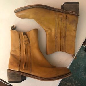Gee’WaWa Vintage Mustard Leather Boots - Size 7.5